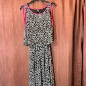 NWT Short sleeve maxi dress size medium.